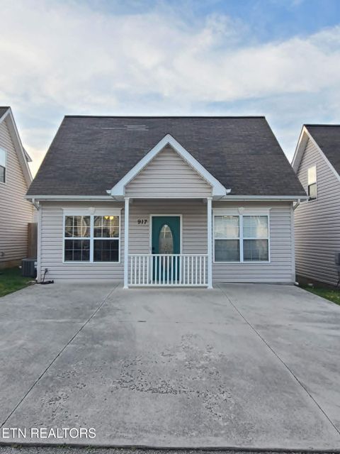 Photo of 917 Hazelbrook Way, Knoxville, TN 37912 (MLS # 1335669)