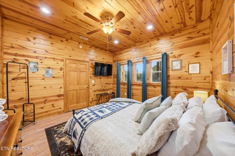 Tiny photo for 333 Sugar View Drive, Sevierville, TN 37876 (MLS # 1360417)