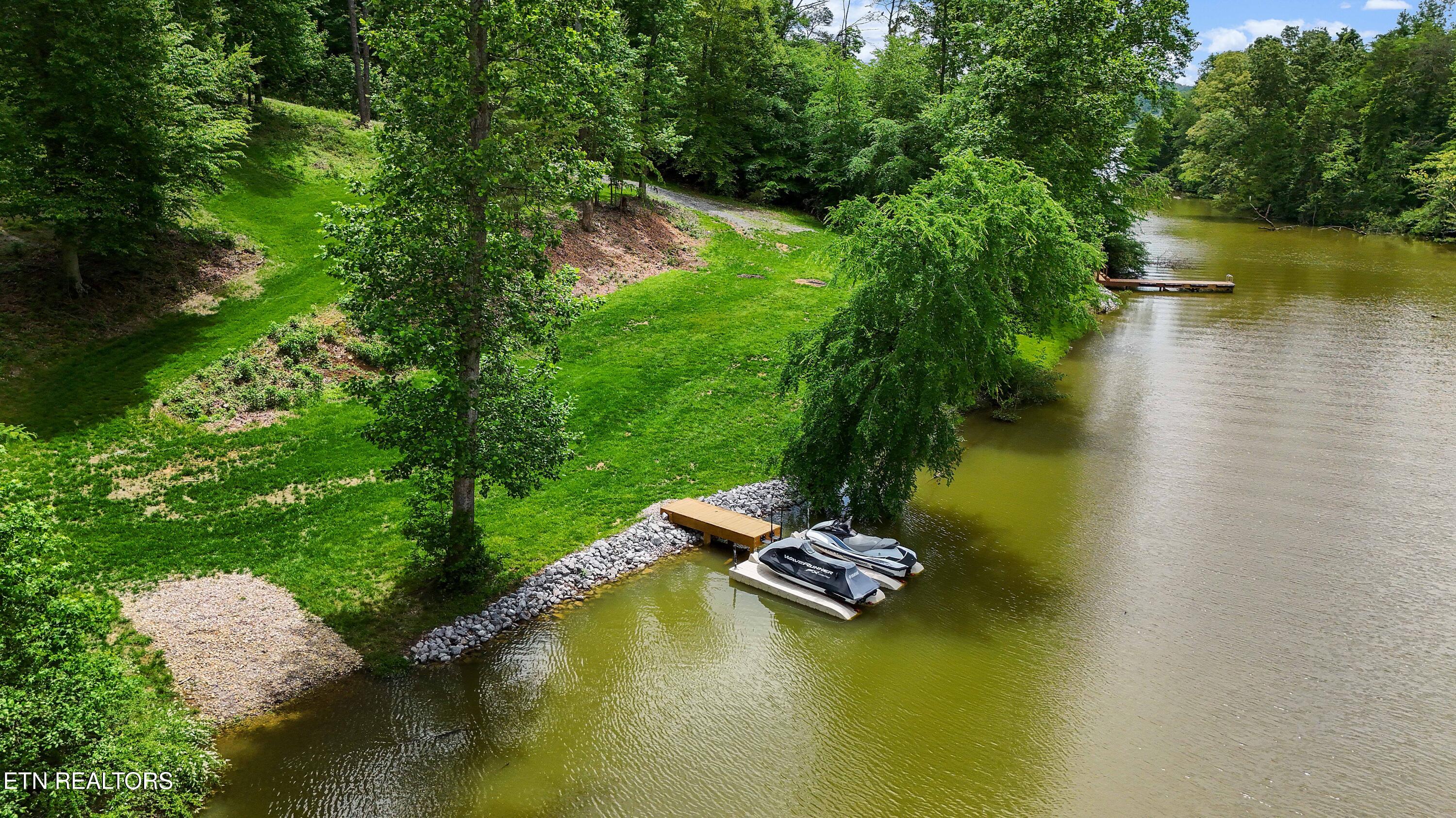 2533 Woodland Reserve Lane