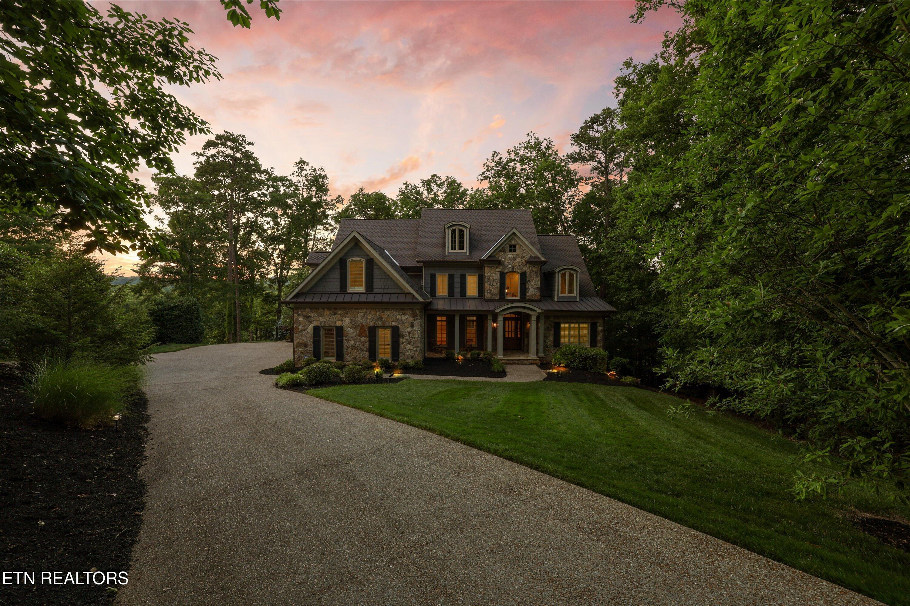 2533 Woodland Reserve Lane