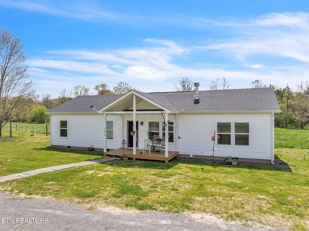 Photo of 1678 Cherry St, Rutledge, TN 37861 (MLS # 1298441)
