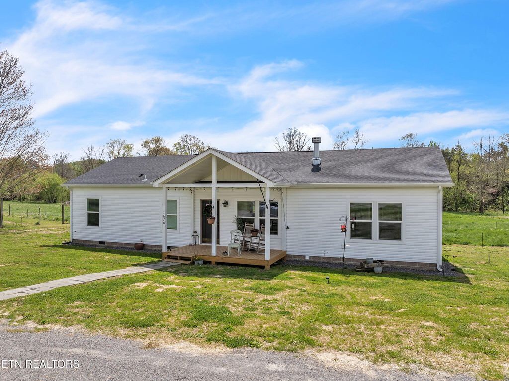 Photo of 1678 Cherry St, Rutledge, TN 37861 (MLS # 1298441)