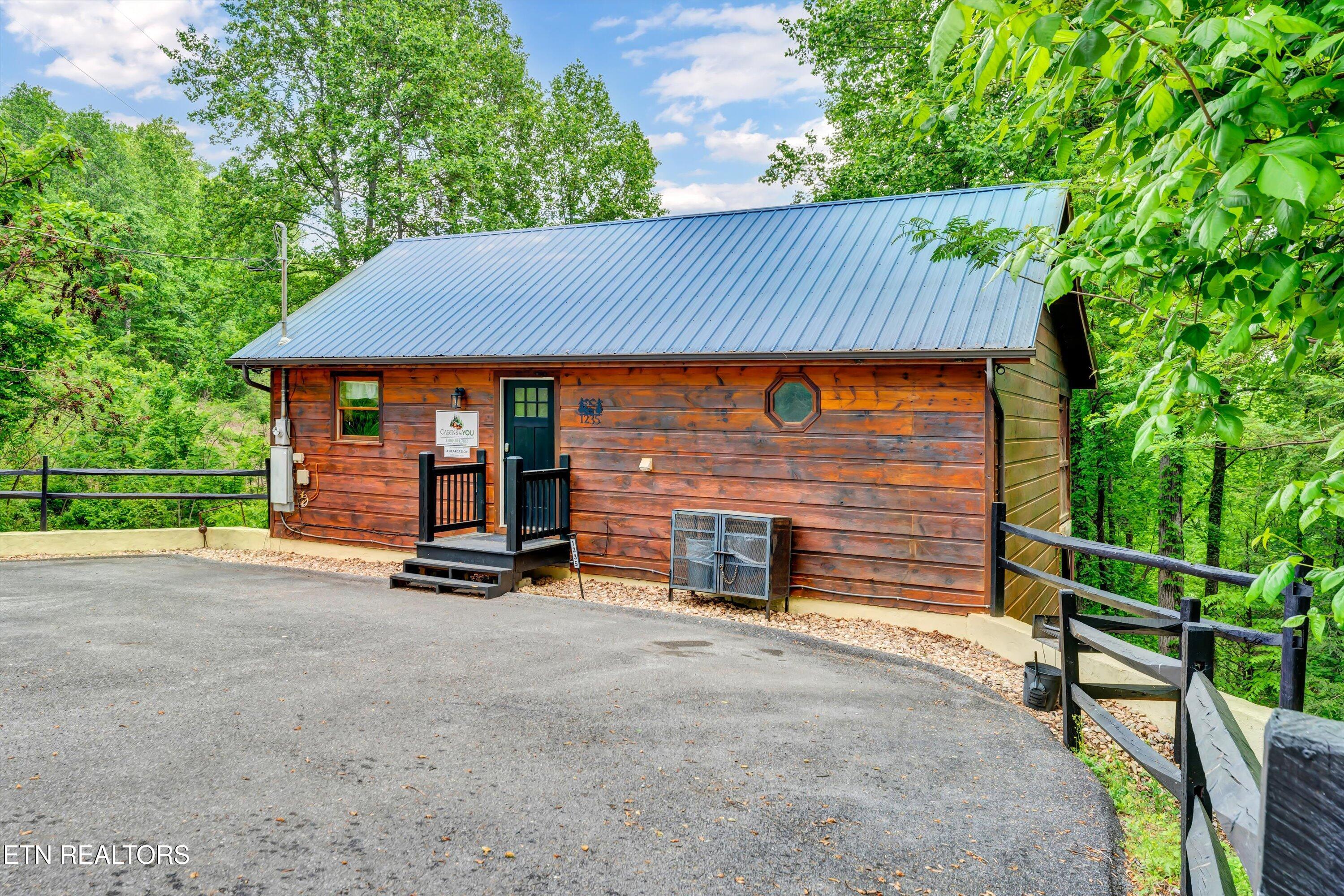 1235 Annes Rd