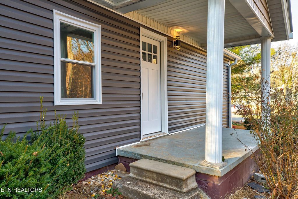 Photo of 919 Hudson St, Sweetwater, TN 37874 (MLS # 1328355)