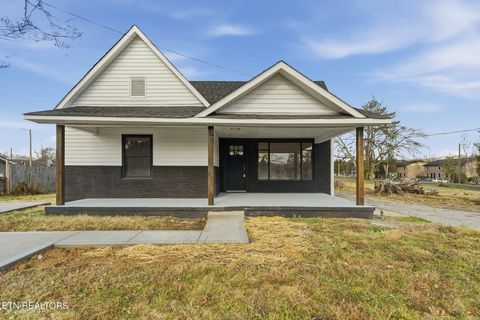 Photo of 507 E Inskip Drive, Knoxville, TN 37912 (MLS # 1323039)