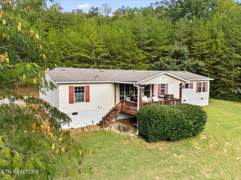Photo of 916 Scenic River Rd, Madisonville, TN 37354 (MLS # 1322398)