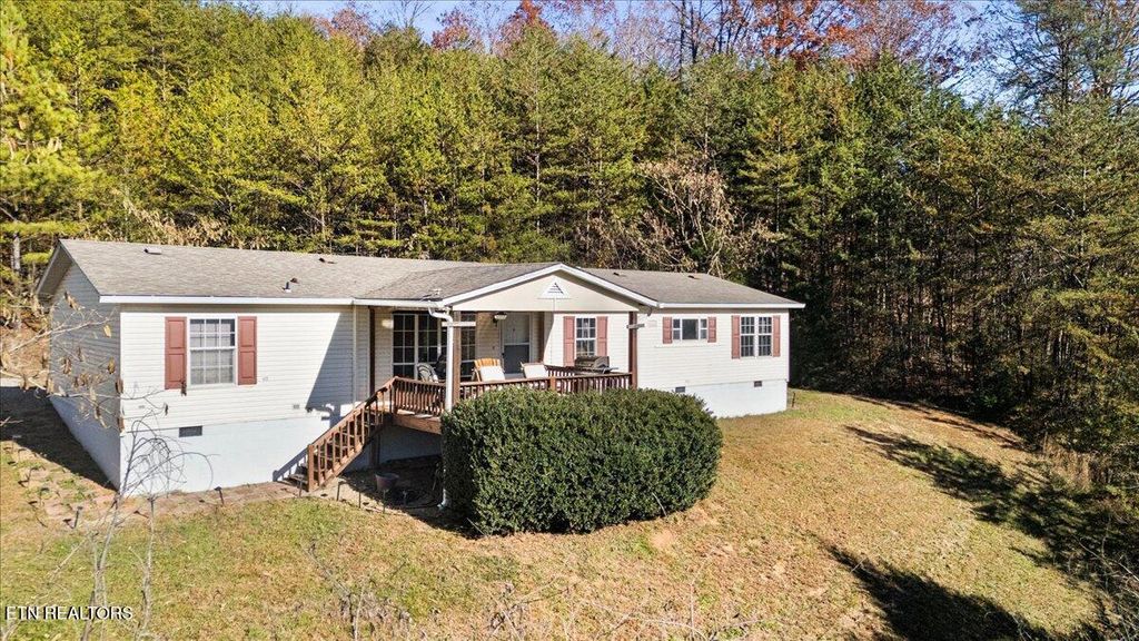 Photo of 916 Scenic River Rd, Madisonville, TN 37354 (MLS # 1322398)