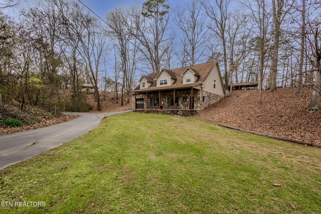 Photo of 116 Hillwood Drive, Harriman, TN 37748 (MLS # 1326025)
