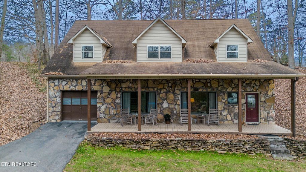 Photo of 116 Hillwood Drive, Harriman, TN 37748 (MLS # 1326025)