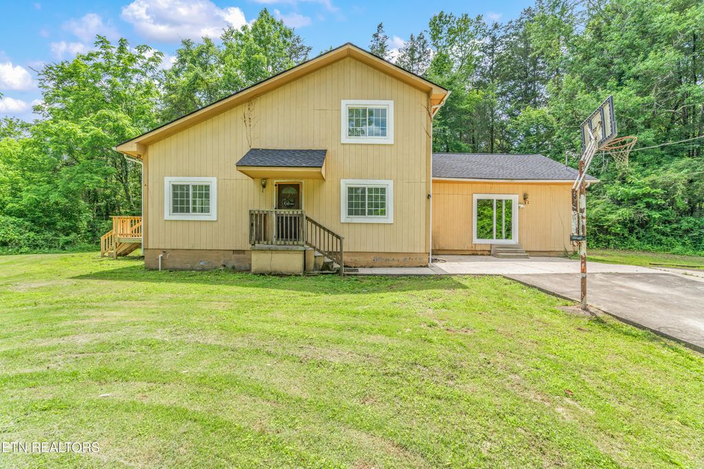 Photo of 3781 Sugar Grove Valley Rd, Harriman, TN 37748 (MLS # 1305478)