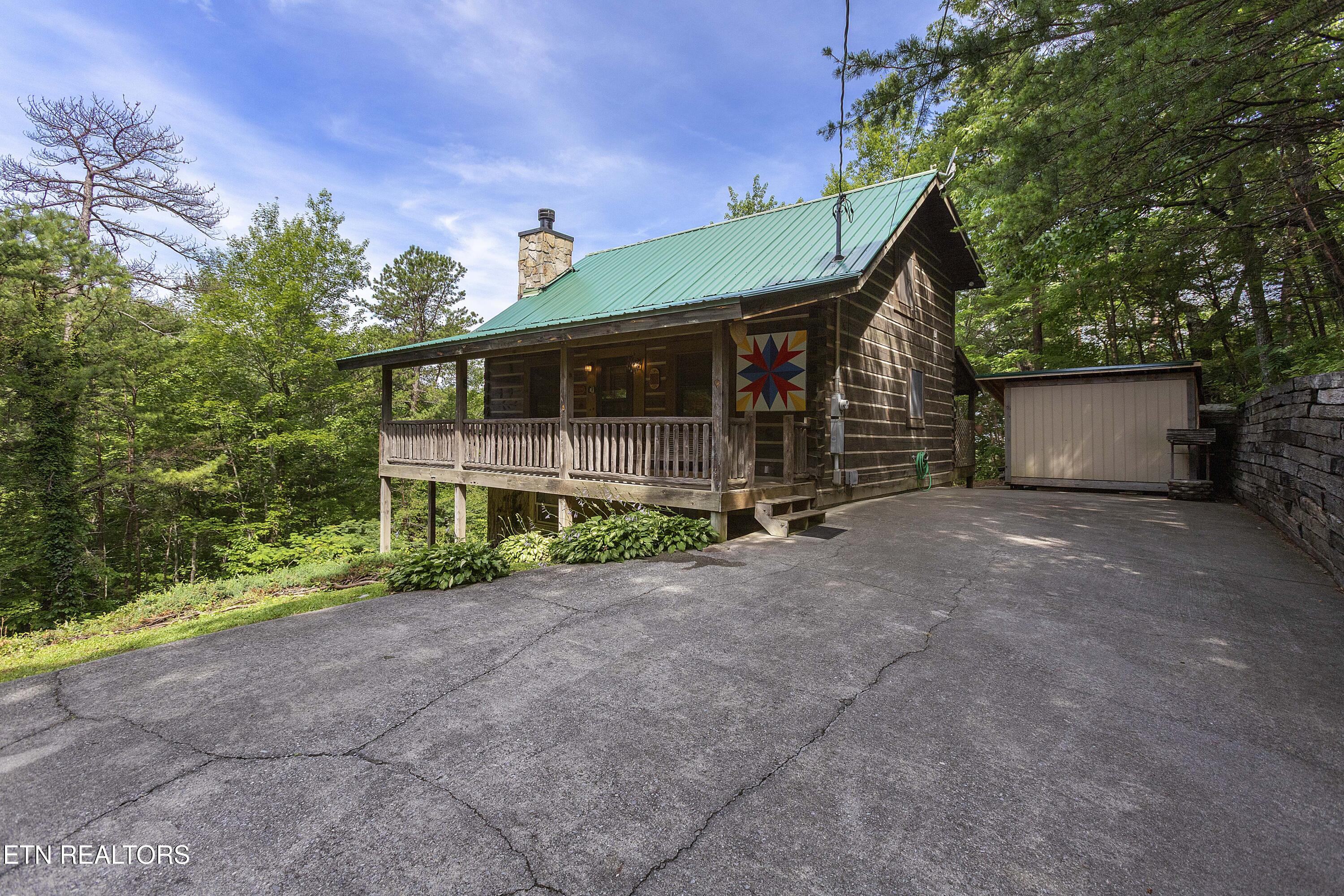 2526 N School House Gap Rd