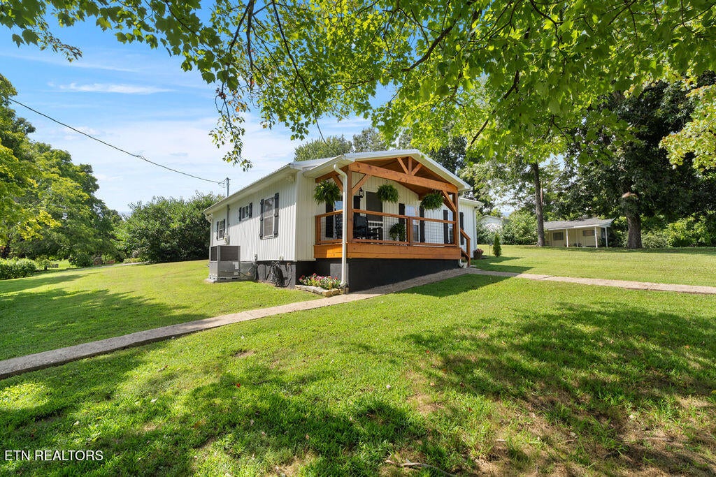 Photo of 1215 Pine Top St, Lenoir City, TN 37772 (MLS # 1352335)