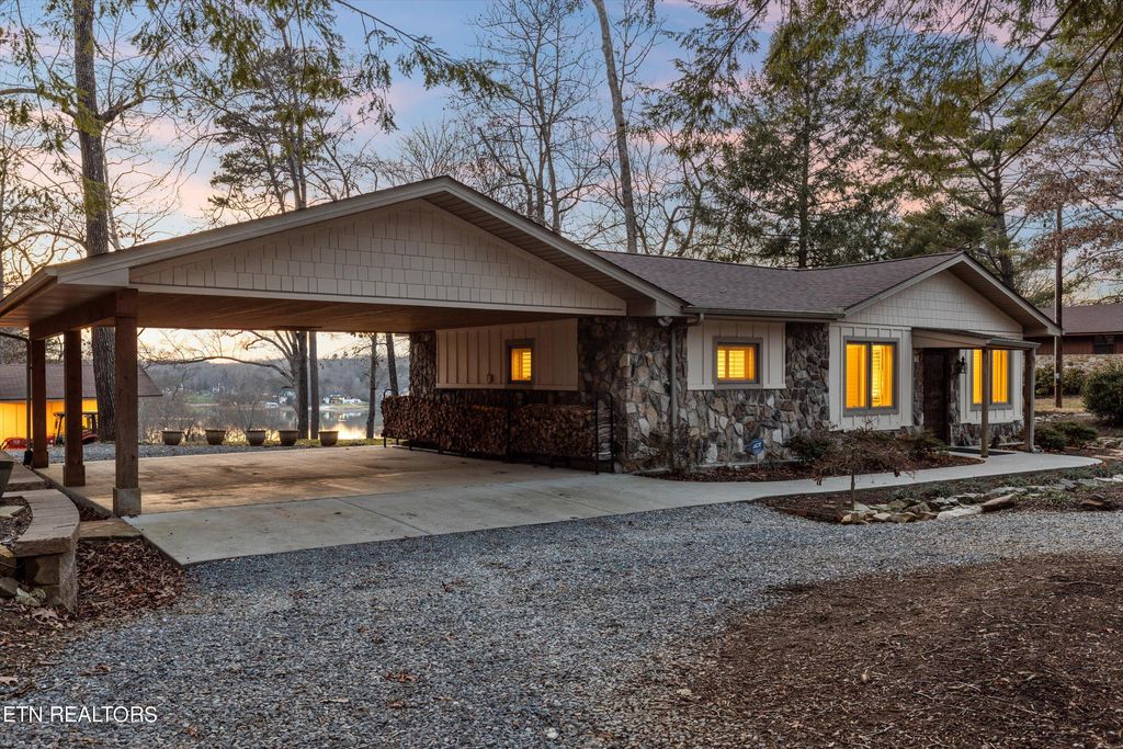 Photo of 1165 Chula Vista Drive, Friendsville, TN 37737 (MLS # 1251855)
