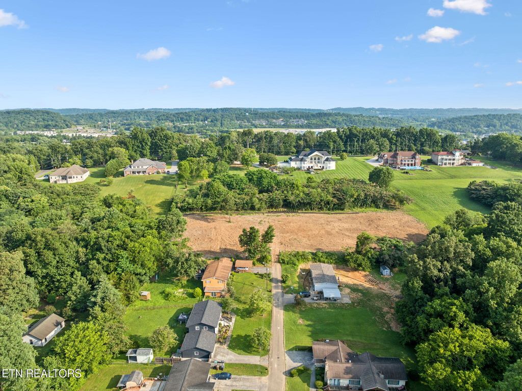 Photo of 1636 Leconte Rd, Knoxville, TN 37914 (MLS # 1333875)