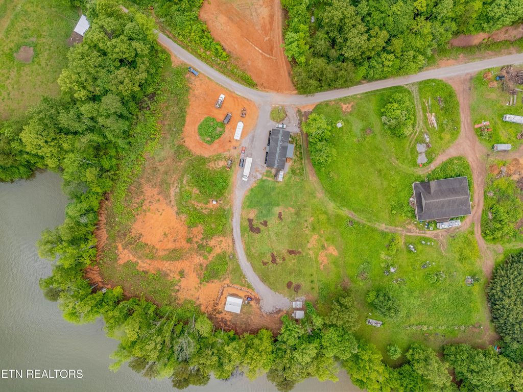 Photo of 384 Lancer Rd, Harriman, TN 37748 (MLS # 1300703)