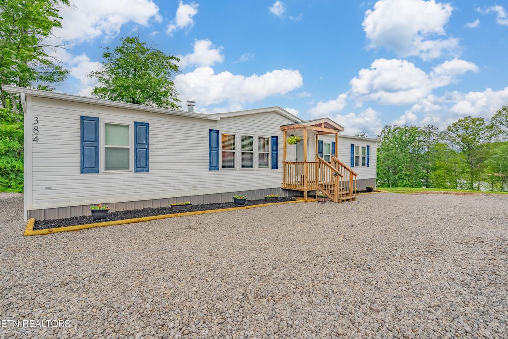 Photo of 384 Lancer Rd, Harriman, TN 37748 (MLS # 1300703)