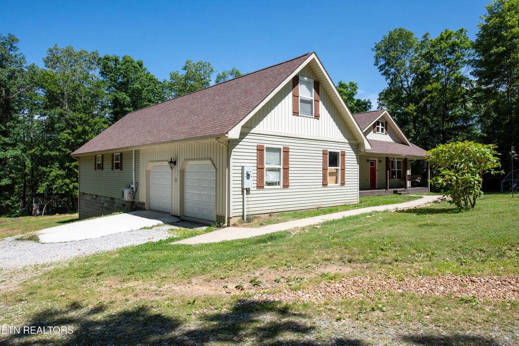 Photo of 204 Forest Ridge Drive, Harriman, TN 37748 (MLS # 1303452)