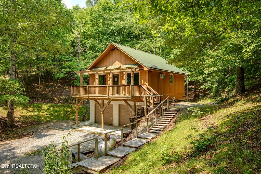 Photo of 725 New Hope Rd Rd, Rockwood, TN 37854 (MLS # 1304260)