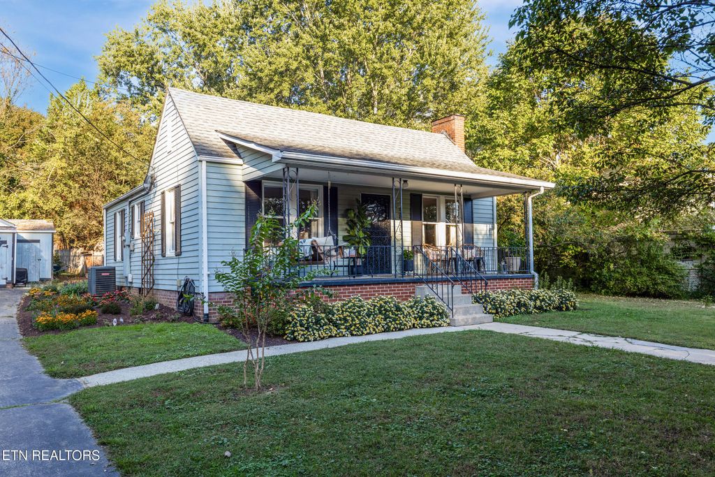 Photo of 5030 Fowler Lane, Knoxville, TN 37918 (MLS # 1317359)