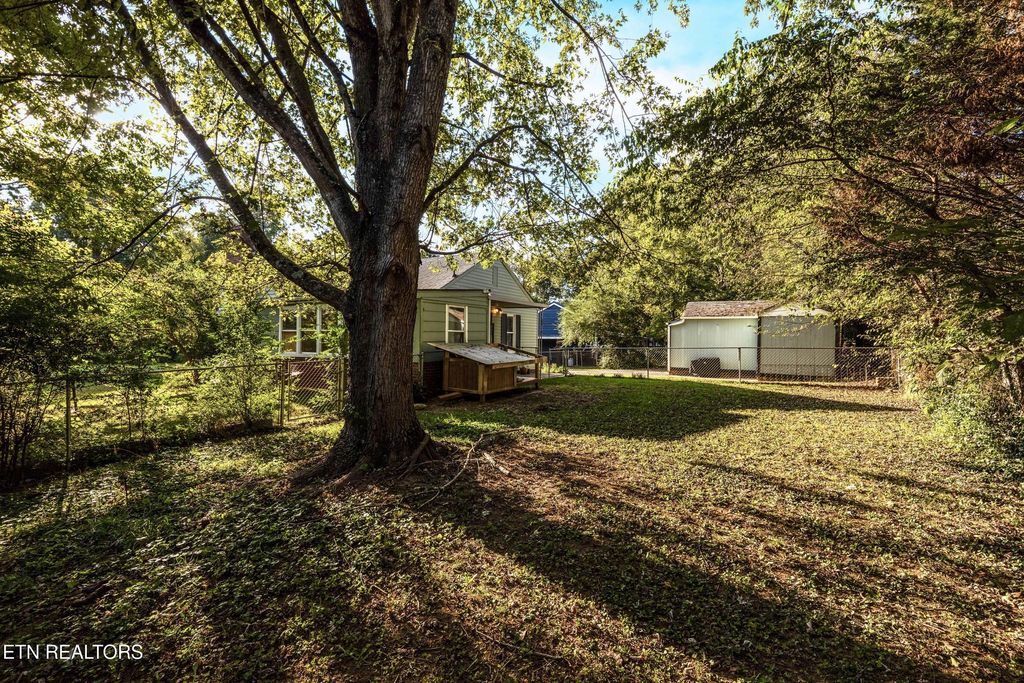 Photo of 5030 Fowler Lane, Knoxville, TN 37918 (MLS # 1317359)