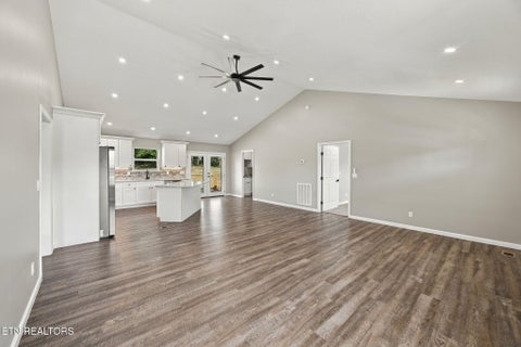 Tiny photo for 610 Lawrence St, Etowah, TN 37331 (MLS # 1359642)