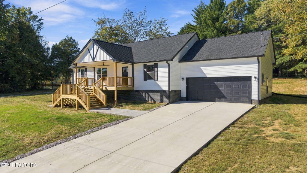 Photo of 610 Lawrence St, Etowah, TN 37331 (MLS # 1359642)