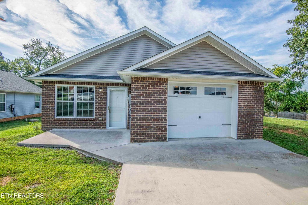Photo of 1702 Watauga St, Sevierville, TN 37876 (MLS # 1353250)