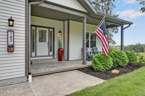 Photo of 143 Crestwood Loop, Jamestown, TN 38556 (MLS # 1356816)