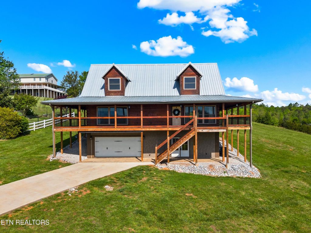 Photo of 102 Golf View Blvd, Dandridge, TN 37725 (MLS # 1337175)