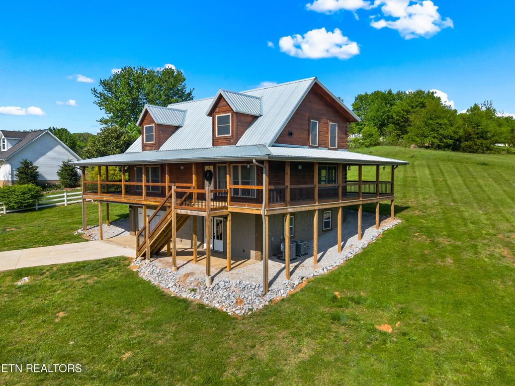 Photo of 102 Golf View Blvd, Dandridge, TN 37725 (MLS # 1337175)