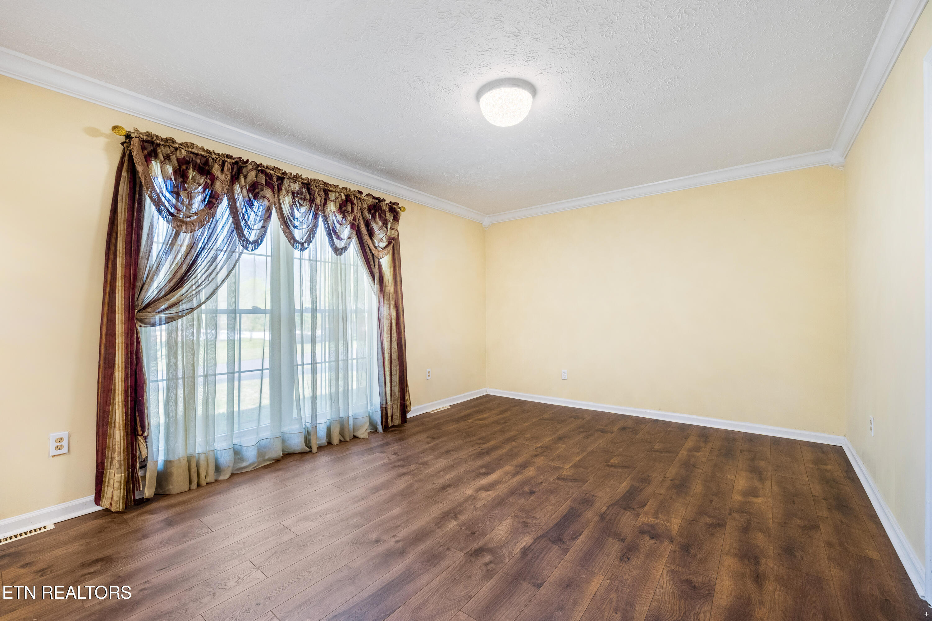 154 Scarlett Drive