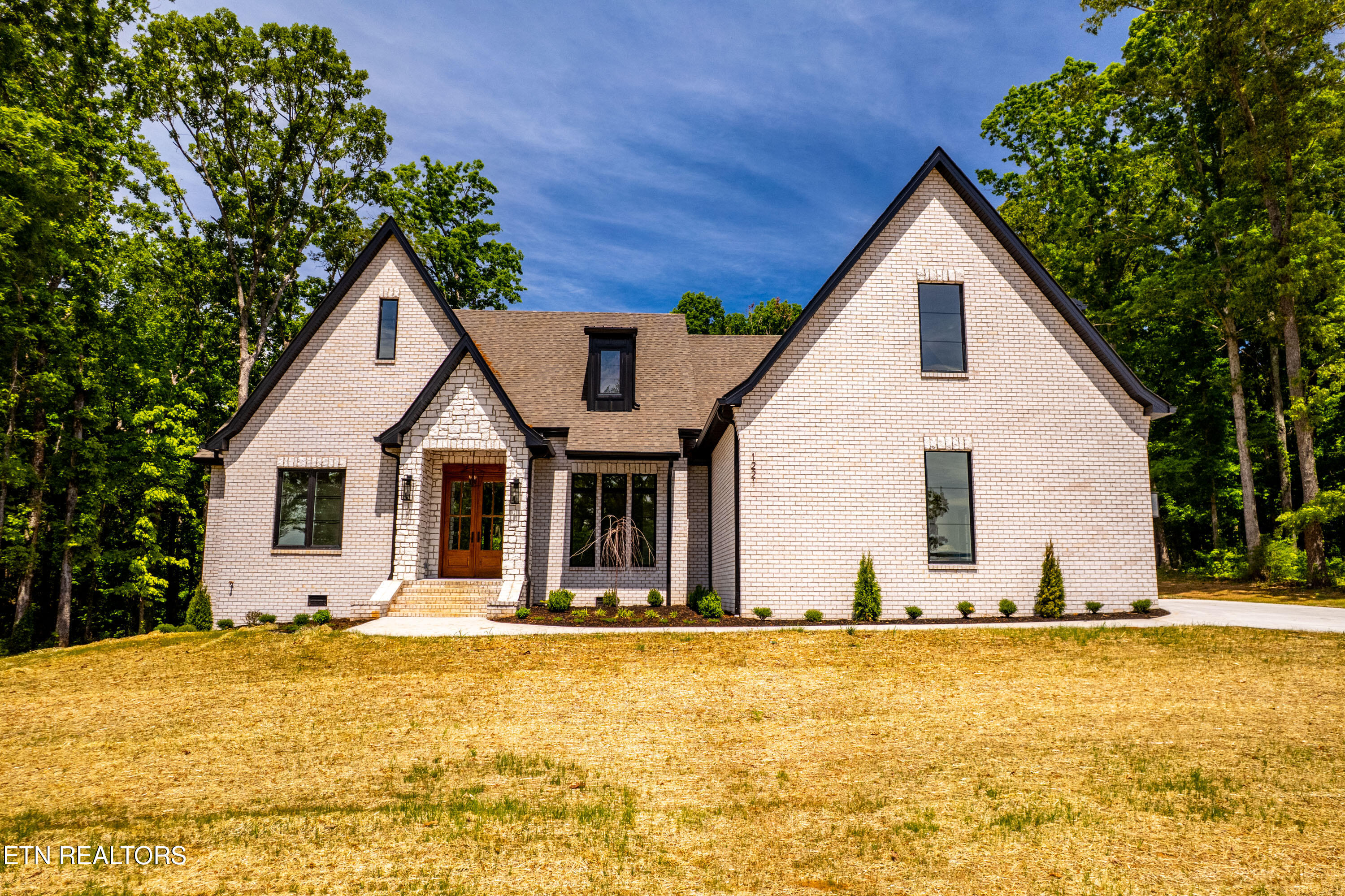 1221 Kellys View Drive