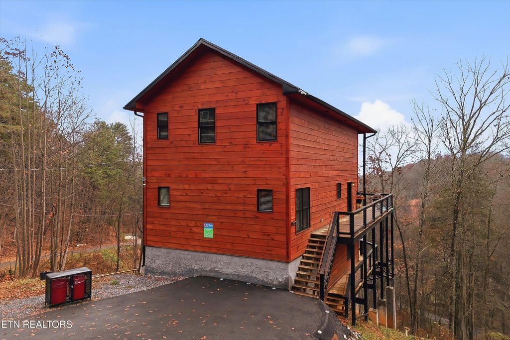 Photo of 1110 Laddie Buck Lane, Gatlinburg, TN 37738 (MLS # 1322806)