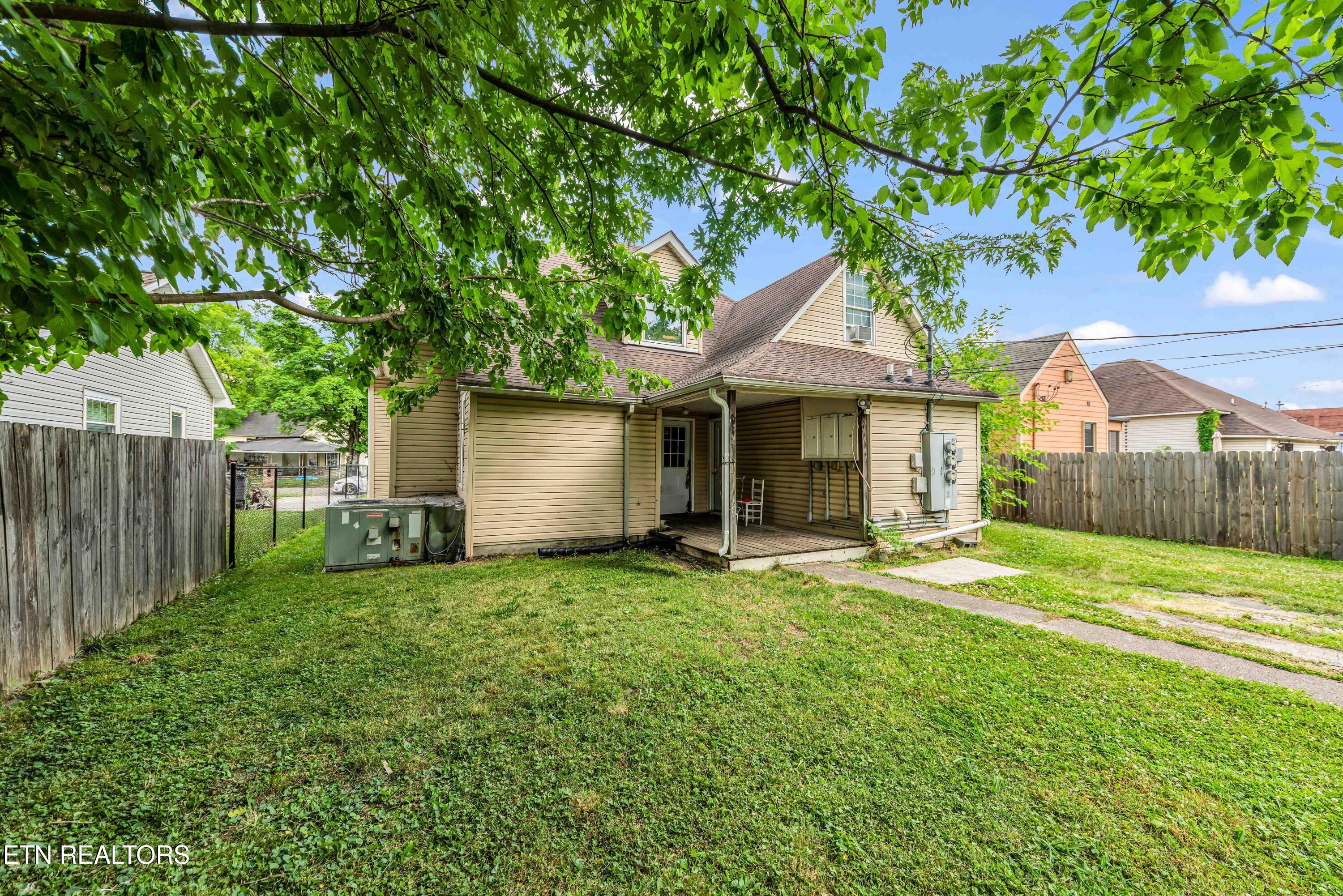 123 E Springdale Ave