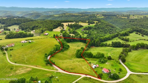 Photo of 918 Locust Grove Rd, New Tazewell, TN 37825 (MLS # 1344261)