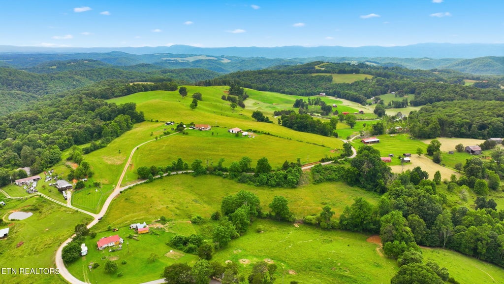 Photo of 918 Locust Grove Rd, New Tazewell, TN 37825 (MLS # 1344261)