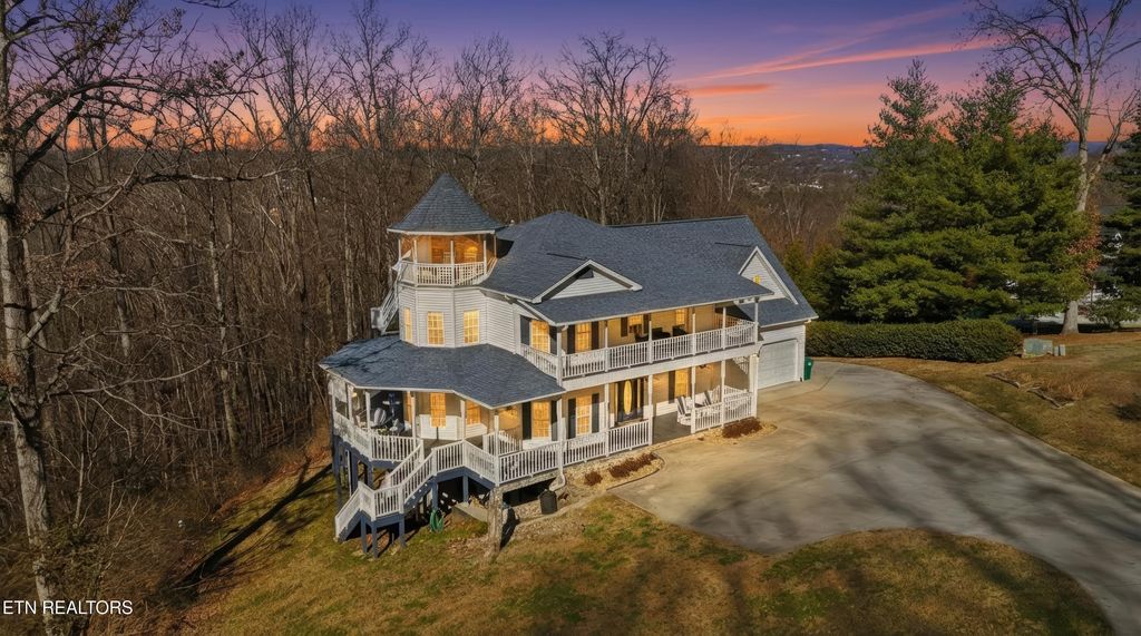 Photo of 6715 Arapahoe Lane, Knoxville, TN 37918 (MLS # 1326649)