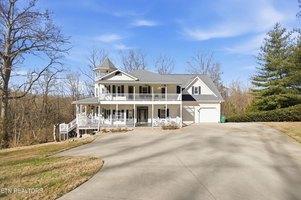 Photo of 6715 Arapahoe Lane, Knoxville, TN 37918 (MLS # 1326649)