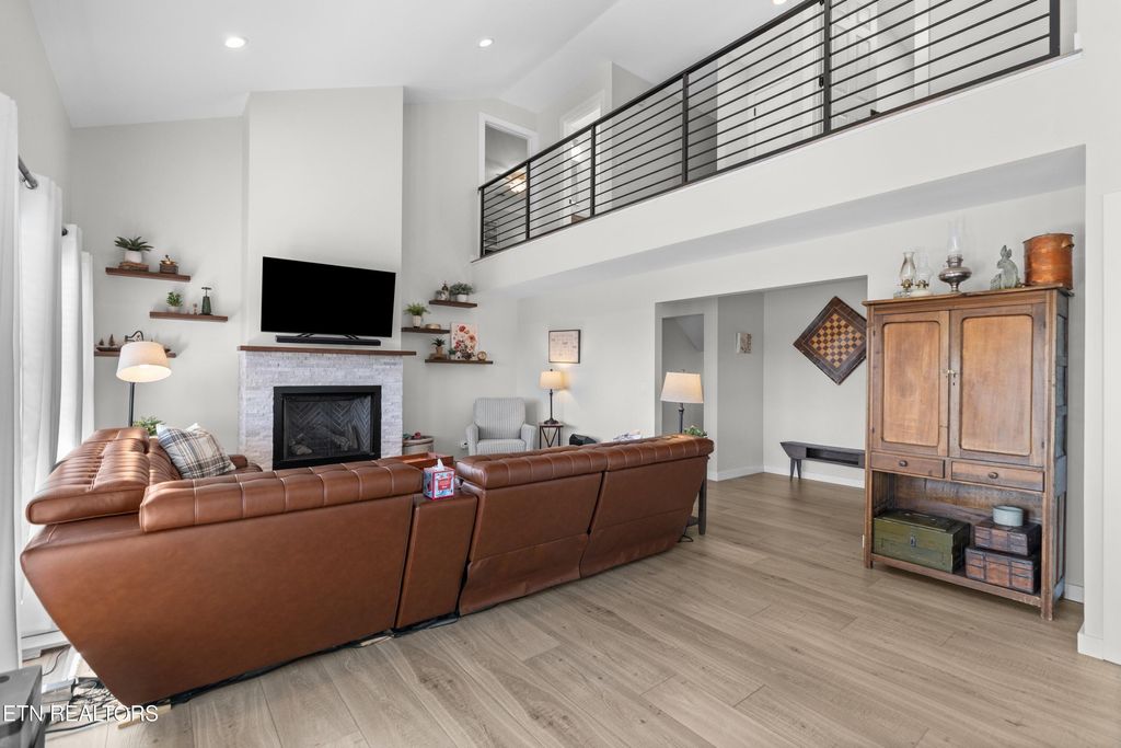 Photo of 1325 Doyal Drive, Morristown, TN 37814 (MLS # 1333119)