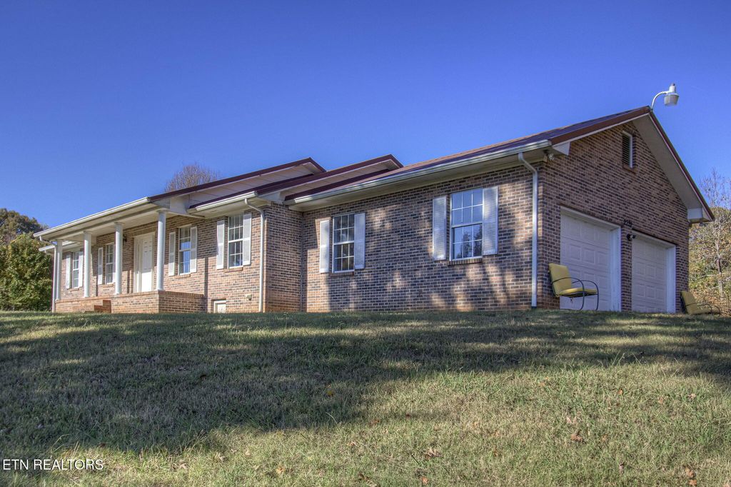 Photo of 2726 W Old Topside Rd, Louisville, TN 37777 (MLS # 1323330)