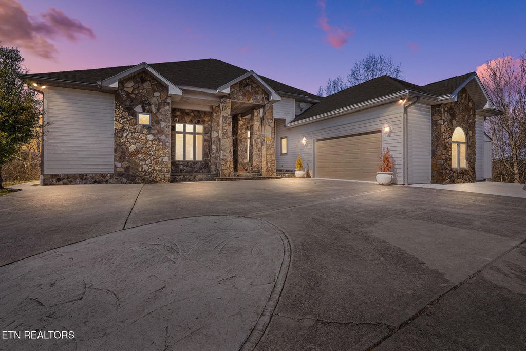 Photo of 3467 Caywood Rd, Dandridge, TN 37725 (MLS # 1330100)