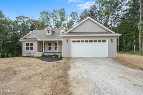 Photo of 142 Creekview Court, Jamestown, TN 38556 (MLS # 1356231)