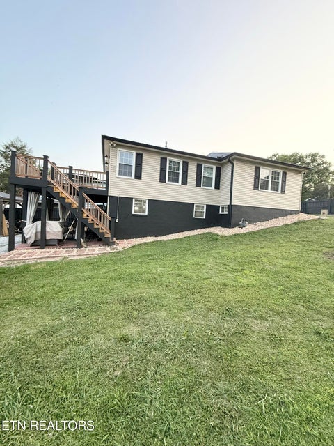 Tiny photo for 925 Medaris St, Clinton, TN 37716 (MLS # 1345993)
