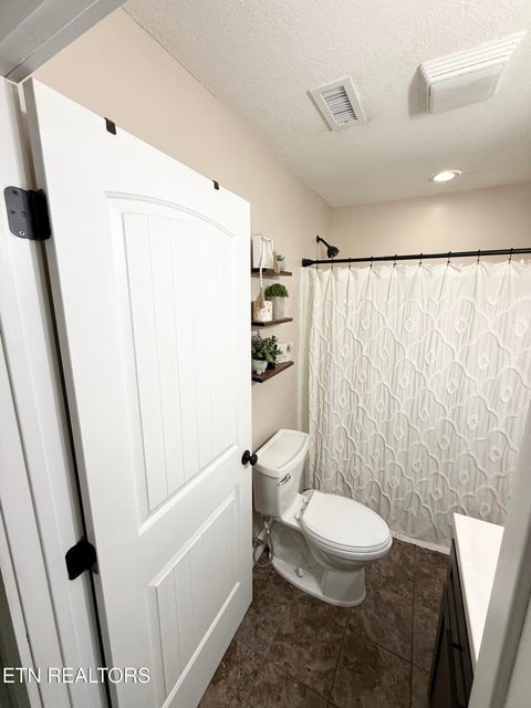 Tiny photo for 925 Medaris St, Clinton, TN 37716 (MLS # 1345993)