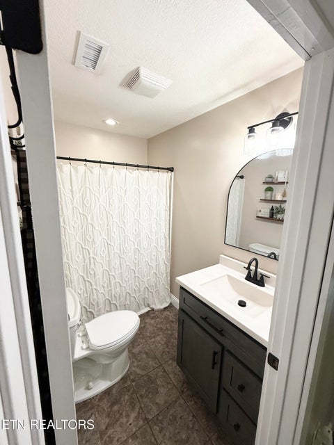 Tiny photo for 925 Medaris St, Clinton, TN 37716 (MLS # 1345993)