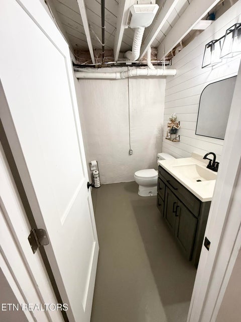 Tiny photo for 925 Medaris St, Clinton, TN 37716 (MLS # 1345993)