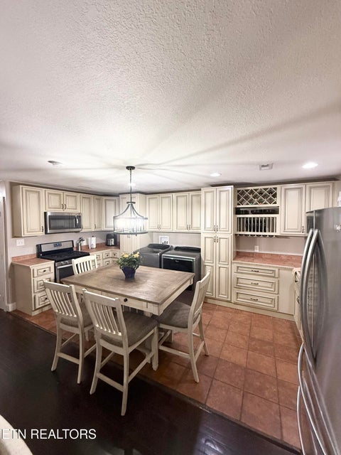 Tiny photo for 925 Medaris St, Clinton, TN 37716 (MLS # 1345993)