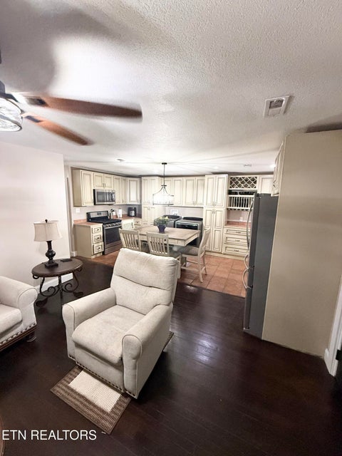 Tiny photo for 925 Medaris St, Clinton, TN 37716 (MLS # 1345993)