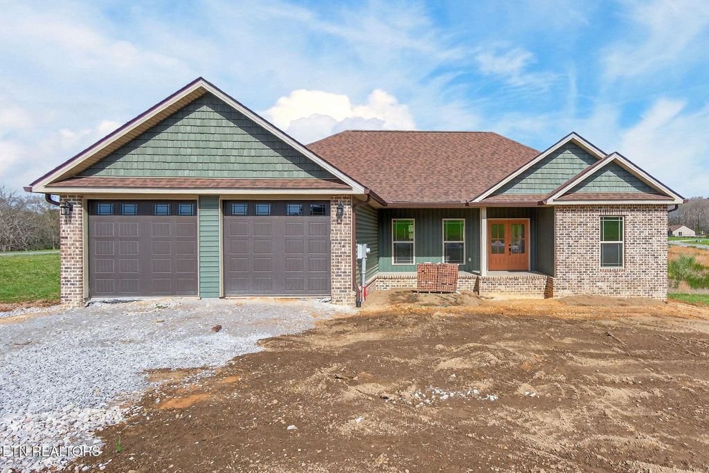 Photo of 770 Estate Loop Tr, Crossville, TN 38555 (MLS # 1335902)