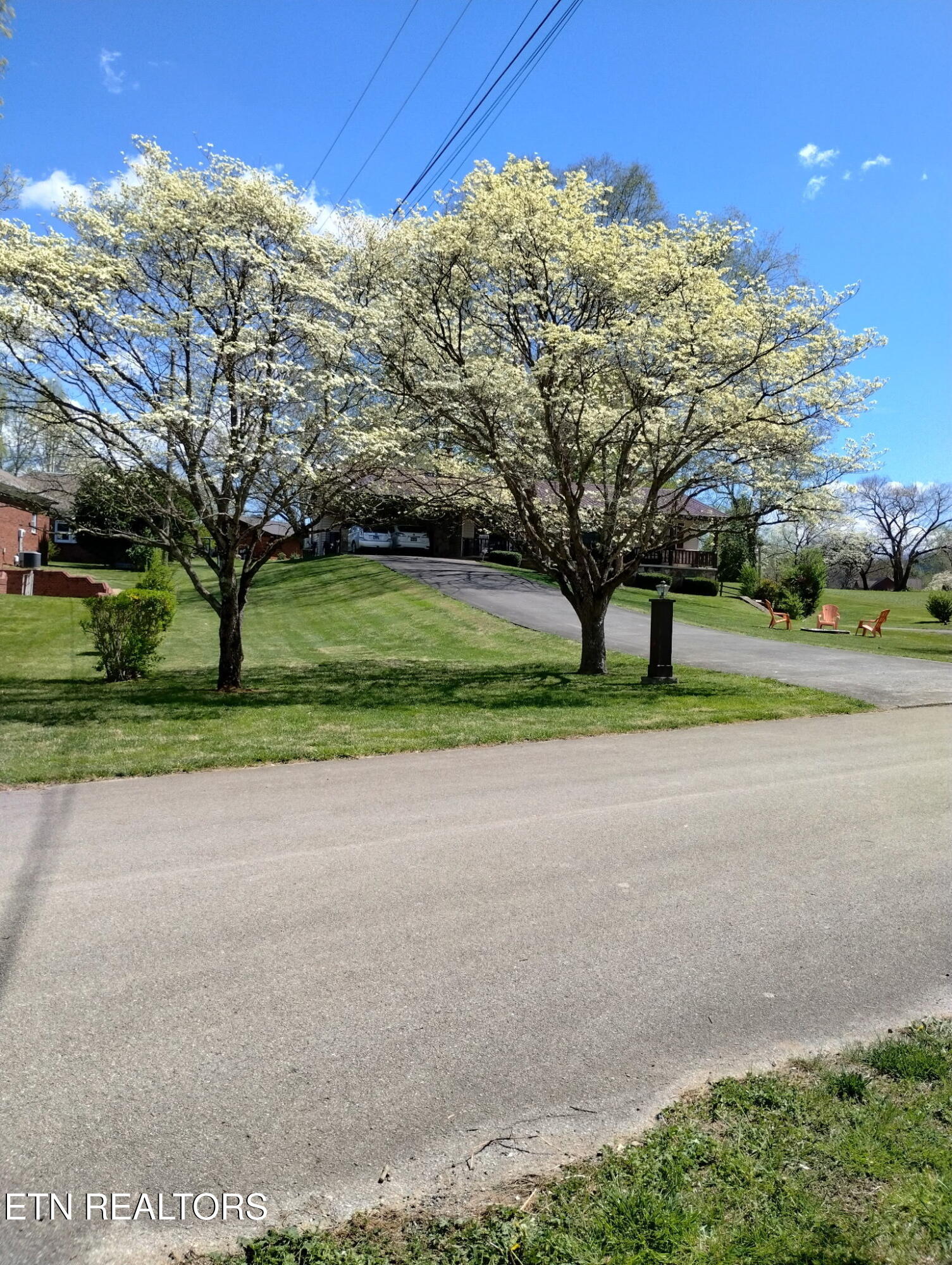 311 E Chestnut Hill Rd